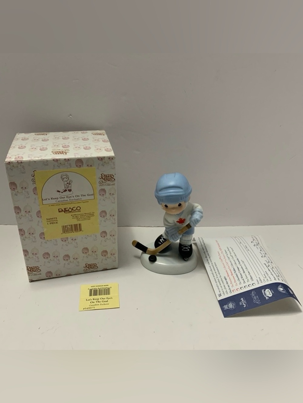 PRECIOUS MOMENTS Canadian Exclusive Hockey Figurine vintage with box 1998